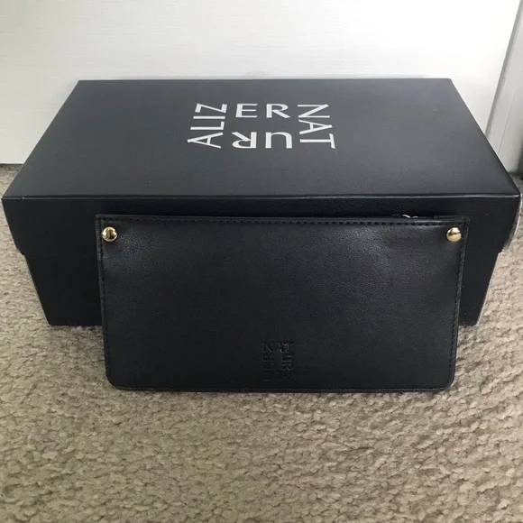 ✨SOLD✨ Naturalizer Long wallet - Picture 2 of 3